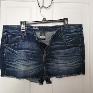 massimo denim. Boyfriend Short 18/34
